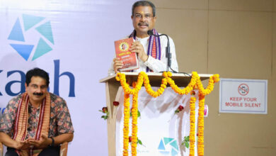 Photo of ଓଡ଼ିଶାର ଅସ୍ମିତା, ଅଭିବ୍ୟକ୍ତି ଓ ଆବେଗର ପ୍ରତୀକ ପଦ୍ରଶ୍ମୀ ହଳଧର ନାଗ: ଧର୍ମେନ୍ଦ୍ର ପ୍ରଧାନ