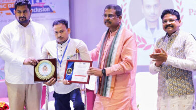 Photo of ସମଗ୍ର ଓଡ଼ିଶାରେ ସିଏସସି ମାଧ୍ୟମରେ ଇ-ଡିଷ୍ଟ୍ରିକ୍ଟ ସର୍ଭିସର ଶୁଭାରମ୍ଭ କଲେ କେନ୍ଦ୍ରମନ୍ତ୍ରୀ