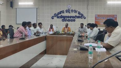 Photo of ସମସ୍ତ ଭୂମିହୀନଙ୍କ ପାଇଁ ବଣ୍ଟାଯିବ ୪ ଡିସିମିଲ ଲେଖାଏଁ ଜାଗାର ପଟ୍ଟା: ଉପମୁଖ୍ୟମନ୍ତ୍ରୀ କେଭି ସିଂହଦେଓ
