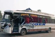 Photo of ଟ୍ରଲରକୁ ଧକ୍କା ଦେଲା ଘରୋଇ ବସ୍‌, ଜଣେ ମୃତ ୧୦ ରୁ ଅଧିକ ଆହତ