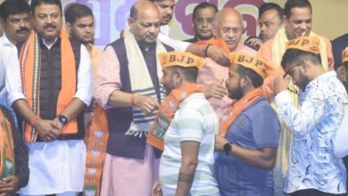 Photo of ବିଜେପିରେ ସାମିଲ ହେଲେ ପ୍ରଫଲଙ୍କ ଦୁଇ ପୁଅ ଏବଂ ଭଉଣୀ