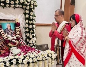 Photo of ଦିଲ୍ଲୀରେ କମଳା ଭଳଙ୍କୁ ଶ୍ରଦ୍ଧାଞ୍ଜଳି ଅର୍ପଣ