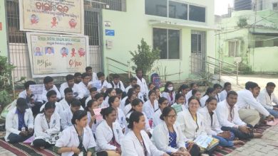 Photo of ୮ ଦଫା ଦାବି ନେଇ ଆୟୁଷ ଡାକ୍ତରୀ ଛାତ୍ରଛାତ୍ରୀମାନଙ୍କ ଆମରଣ ଅନଶନ