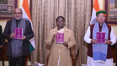 Photo of ସାନ୍ତାଳୀ ଭାଷାରେ ଭାରତର ସମ୍ବିଧାନକୁ ଉନ୍ମୋଚନ କଲେ ରାଷ୍ଟ୍ରପତି