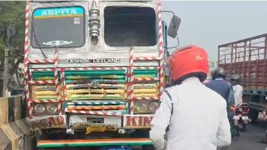 Photo of ବ୍ରହ୍ମପୁର ହଳଦିଆପଦର ଛକରେ ମର୍ମନ୍ତୁଦ ଦୁର୍ଘଟଣା, ୫ ଜଣଙ୍କ ମୁଣ୍ଡ ଉପରେ ଚଢ଼ିଗଲା ଟ୍ରକ