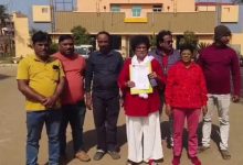 Photo of ଯାତ୍ରା ପେଣ୍ଡାଲରେ ଅଶ୍ଲିଳ ନୃତ୍ୟ ପ୍ରଦର୍ଶନକୁ ବିରୋଧ କରି ଥାନାର ଦ୍ୱାରସ୍ଥ ହେଲେ ରାଜ୍ୟ ମାନବ ଅଧିକାର ସଦସ୍ୟ