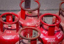 Photo of ନୂଆବର୍ଷର ପ୍ରଥମ ଦିନରେ ମହଙ୍ଗା ମାଡ଼: ୧୧୧ ଟଙ୍କା ବୃଦ୍ଧି ପାଇଲା LPG ସିଲିଣ୍ଡରର ମୂଲ୍ୟ