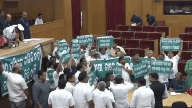 Photo of ବିଧାନସଭାରେ ବିରୋଧୀଙ୍କ ହଚ୍ଚଗୋଳ: ୪ଟା ଯାଏଁ ଗୃହ ମୁଲତବି