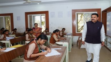 Photo of ପରୀକ୍ଷା କେନ୍ଦ୍ର ବୁଲିଲେ ଗଣଶିକ୍ଷା ମନ୍ତ୍ରୀ
