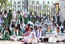 Photo of ଶୈଳବାଳାକୁ ବିଶ୍ୱବିଦ୍ୟାଳୟ ମାନ୍ୟତା ଦାବି: ଦାବି ପୂରଣ ନହେଲେ କଟକ ବନ୍ଦ ଚେତାବନୀ