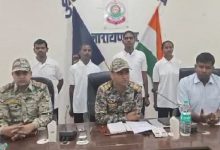 Photo of ଆତ୍ମସମର୍ପଣ କଲେ ୪ ମାଓବାଦୀ