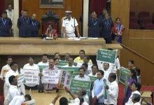 Photo of ବିଧାନସଭାରେ ଥମୁନାହିଁ SCB ତାତି: ସ୍ୱାସ୍ଥ୍ୟମନ୍ତ୍ରୀଙ୍କ ଇସ୍ତଫା ଓ ଅଧିକ୍ଷକଙ୍କ ଗିରଫ ଦାବିରେ ବିରୋଧୀଙ୍କ ହଟ୍ଟଗୋଳ