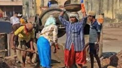 Photo of ଅଂଶୁଘାତ ପାଇଁ ସରକାରୀ କଟକଣା: ସକାଳ ୧୧ରୁ ଅପରାହ୍ନ ୩ଟା ଯାଏ ଶ୍ରମିକଙ୍କୁ କାମ କରିବା ମନା