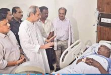 Photo of ବ୍ଲକ ଅଧ୍ୟକ୍ଷଙ୍କୁ ଆକ୍ରମଣ ଘଟଣା; ହସ୍ପିଟାଲରେ କୃଷ୍ଣ ଚନ୍ଦ୍ରଙ୍କୁ ଭେଟିଲେ ବିରୋଧୀ ଦଳ ନେତା