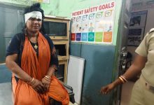 Photo of ଚୋରା ମଦ ଜବତ କରିବାକୁ ଯାଇ ଆକ୍ରମଣର ଶିକାର ହେଲେ ପୋଲିସ ଅଧିକାରୀ, 2 ଗୁରୁତର