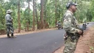 Photo of ୧୫ ହାର୍ଡକୋର ମାଓବାଦୀ କଲେ ଆତ୍ମସମର୍ପଣ