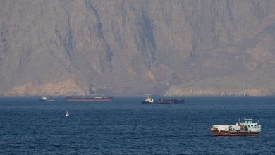 Photo of ‘ହର୍ମୁଜ୍ ବନ୍ଦ ଅଛି, ତୁରନ୍ତ ଫେରିଯାଅ,’: ଭାରତୀୟ ଜାହାଜକୁ ମଝି ରାସ୍ତାରୁ ଫେରାଇ ଦେଲେ ଇରାନୀ ସେନା