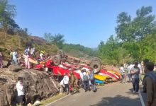 Photo of ଜମ୍ମୁ-କାଶ୍ମୀରରେ ଭୟଙ୍କର ସଡ଼କ ଦୁର୍ଘଟଣା: ଘାଟିକୁ ଖସିଲା ଯାତ୍ରୀବାହୀ ବସ୍, ୨୧ ମୃତ