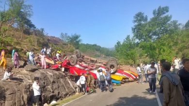 Photo of ଜମ୍ମୁ-କାଶ୍ମୀରରେ ଭୟଙ୍କର ସଡ଼କ ଦୁର୍ଘଟଣା: ଘାଟିକୁ ଖସିଲା ଯାତ୍ରୀବାହୀ ବସ୍, ୨୧ ମୃତ