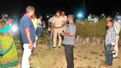 Photo of ଦୁଇ ଦିନ ତଳେ ସରିଥିଲା ନିର୍ବନ୍ଧ, ବିଲରୁ ମିଳିଲା ଯୁବତୀଙ୍କ କ୍ଷତାକ୍ତ ମୃତଦେହ