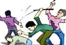 Photo of ହାତୀ ଘଉଡ଼ାଇବାକୁ ବିଳମ୍ବ, ବନ କର୍ମଚାରୀଙ୍କୁ ନିର୍ଧୂମ ପିଟିଲେ ଗ୍ରାମବାସୀ