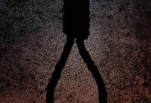 Photo of ସଖୀ ସେଣ୍ଟରରେ ଝୁଲି ପଡ଼ିଲେ ନାବାଳିକା: ପ୍ରେମିକଙ୍କ ମୃତ୍ୟୁ ପରେ ହାରିଲେ ଜୀବନ