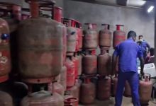 Photo of କଟକରେ ବେଆଇନ ଗ୍ୟାସ ଗୋଦାମ ଉପରେ ଚଢ଼ାଉ: ୫୦୦ ସିଲିଣ୍ଡର ସହ ୩ଟି ଗାଡ଼ି ଜବତ