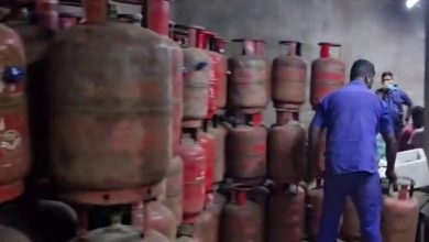 Photo of କଟକରେ ବେଆଇନ ଗ୍ୟାସ ଗୋଦାମ ଉପରେ ଚଢ଼ାଉ: ୫୦୦ ସିଲିଣ୍ଡର ସହ ୩ଟି ଗାଡ଼ି ଜବତ