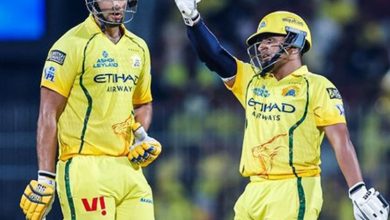 Photo of IPL ରେ ‘ମହାନ ରେକର୍ଡ’ ସ୍ଥାପନ କଲା CSK: ପଛରେ ପଡିଲା RCB