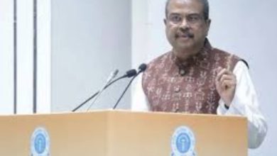 Photo of ତୃତୀୟରୁ ଅଷ୍ଟମ ଶ୍ରେଣୀ ପର୍ଯ୍ୟନ୍ତ ସିବିଏସଇର ସିଟି ଏବଂ ଏଆଇ ପାଠ୍ୟକ୍ରମର ଶୁଭାରମ୍ଭ କଲେ କେନ୍ଦ୍ରମନ୍ତ୍ରୀ