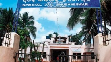 Photo of ଝାରପଡ଼ା ଜେଲରେ ୫ କଏଦୀ ଅସୁସ୍ଥ: କଡ଼ା ସୁରକ୍ଷା ବଳୟରେ କ୍ୟାପିଟାଲ ହସ୍ପିଟାଲରେ ଭର୍ତ୍ତି