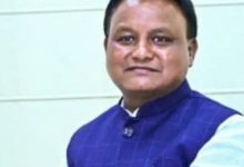 Photo of ସ୍କୁଲ ବହି ତ୍ରୁଟି ଘଟଣାରେ କାର୍ଯ୍ୟାନୁଷ୍ଠାନ: ପୂର୍ବତନ SCERT ନିର୍ଦ୍ଦେଶକଙ୍କ ସମେତ ୩ ନିଲମ୍ବିତ