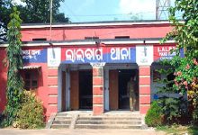 Photo of ମାଟିରେ ମିଶିଲା କଟକର ଐତିହ୍ୟ ‘ଲାଲବାଗ କୋଠି’: ଭାଙ୍ଗି ଦିଆଗଲା ୧୦୨ ବର୍ଷର ପୁରୁଣା ଥାନା କୋଠା