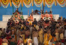 Photo of ସୁବାସିତ ଜଳରେ ଜଳାଭିଷେକ: ୧୦୮ ଗରାରେ ସ୍ନାନ କଲେ କାଳିଆ ସାଆନ୍ତ, ହରିବୋଲ ଧ୍ୱନି ଓ ଭକ୍ତିର ଅଶ୍ରୁରେ ଭାସିଲା ଶ୍ରୀକ୍ଷେତ୍ର