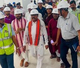 Photo of ଏସ୍ସିବି ମେଡ଼ିକାଲ ନୂଆ ବିଲ୍ଡିଂ କାମର ସମୀକ୍ଷା କଲେ ସ୍ୱାସ୍ଥ୍ୟମନ୍ତ୍ରୀ
