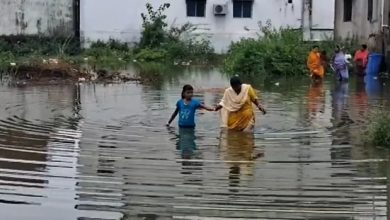 Photo of ଲଗାଣ ବର୍ଷାରେ ଜନଜୀବନ ଅସ୍ତବ୍ୟସ୍ତ: ଅନୁଗୋଳ, ସମ୍ବଲପୁର ଓ ଯାଜପୁର ଜଳବନ୍ଦୀ