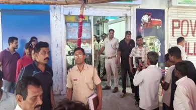 Photo of ଦୋକାନ ଭିତରୁ ମାଲିକାଣୀଙ୍କ ମୃତଦେହ ଉଦ୍ଧାର: ସ୍ୱାମୀଙ୍କ ବିରୋଧରେ ହତ୍ୟା ଅଭିଯୋଗ ଆଣିଲେ ପରିବାର ଲୋକ