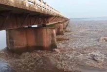Photo of ମୁଣ୍ଡଳିରେ ୮ ଲକ୍ଷ କ୍ୟୁସେକ୍‌ ଜଳ; ୧୦ ପଞ୍ଚାୟତ ବିଚ୍ଛିନ୍ନ